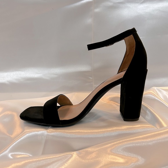 High Heels 👠 - Picture 4 of 4